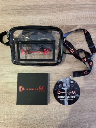 Depeche Mode VIP Package Merchandise Memento Mori Pass Dice Cards Bag neu (1).jpg