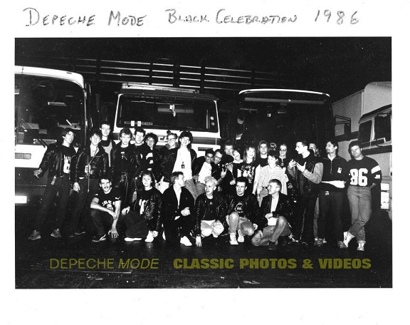 Band and crew - Birmingham - Avril 1986.jpg